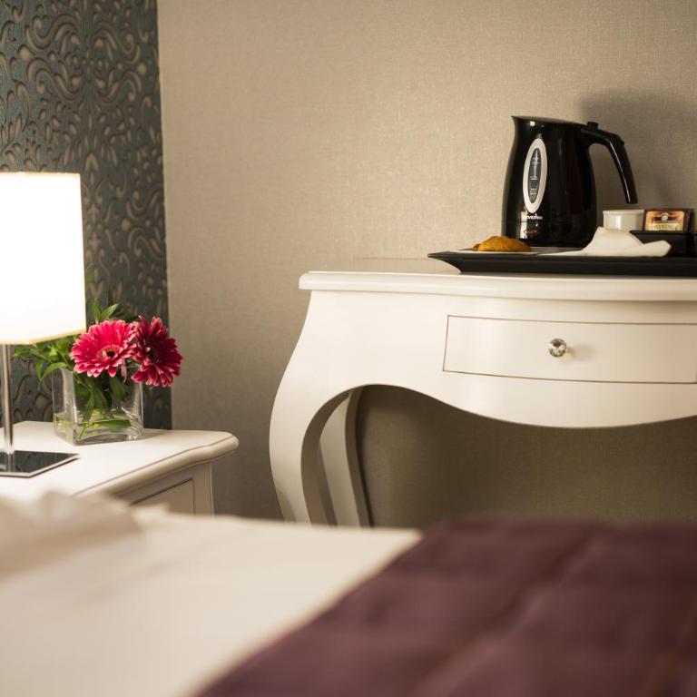 Hotel Montreal - Deluxe Junior Suite - 9