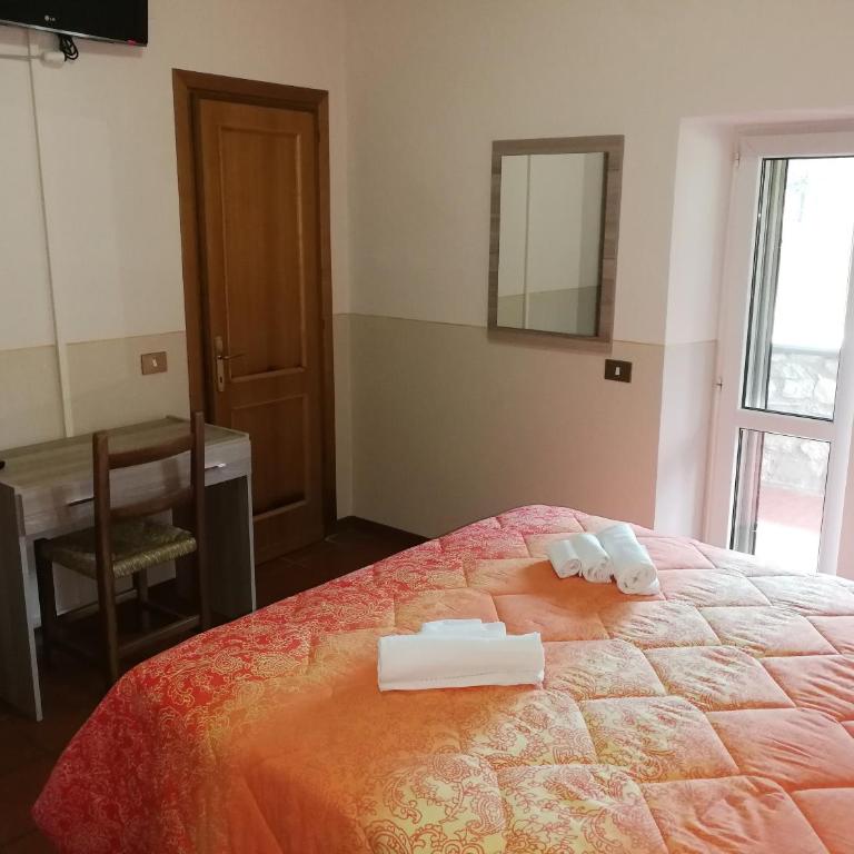 Agriturismo Longetti - Camera Matrimoniale con Bagno Privato - 3