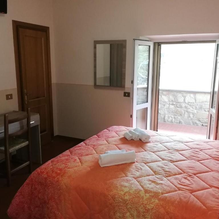 Agriturismo Longetti - Camera Matrimoniale con Bagno Privato - 6