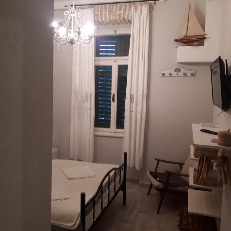 House Grabic - Dvokrevetna Soba s Bračnim Krevetom, Sopstvenim Kupatilom i Pogledom na Vrt - 22