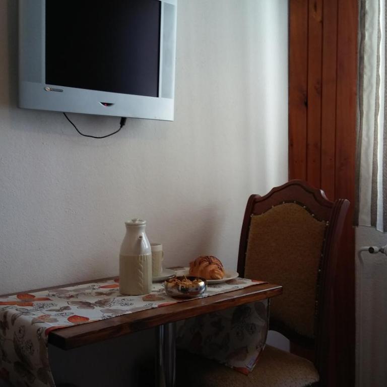 Guest house Villa Castio - Dvokrevetna Soba sa Bračnim Krevetom i Terasom - 11