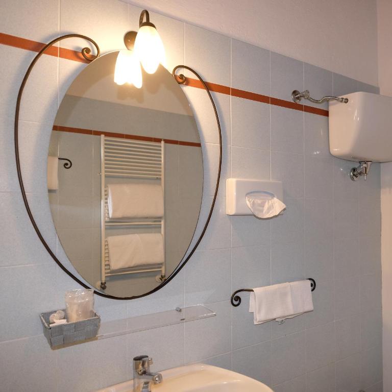 Oliviera Camere - Camera Familiare con Bagno Privato - 11