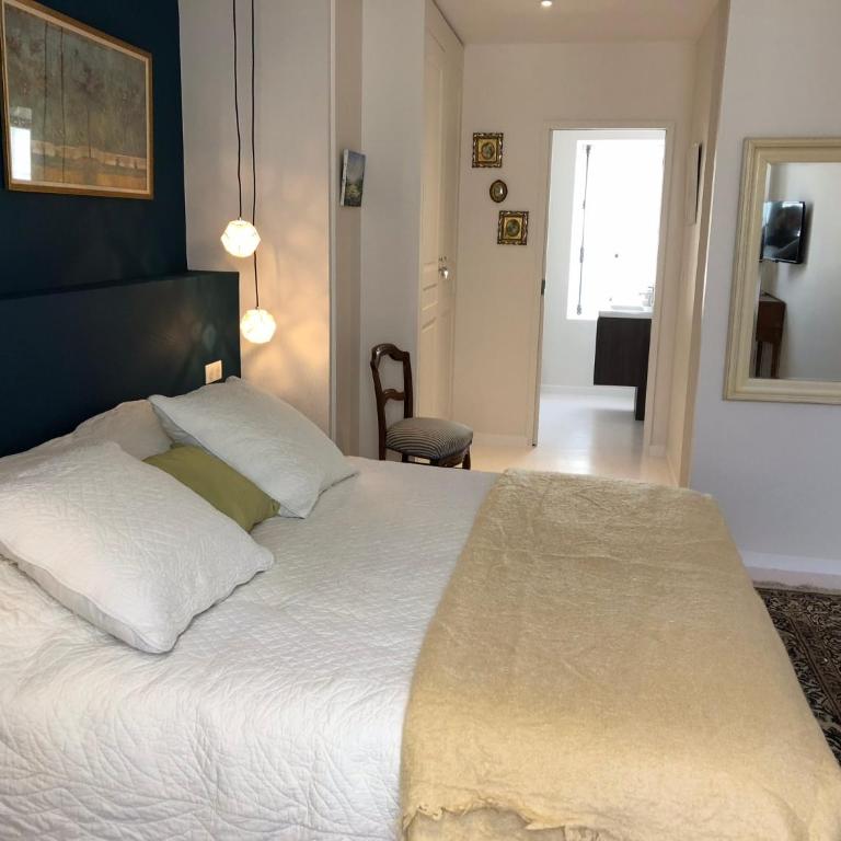 Villa Mary - Deluxe Double or Twin Room - 2