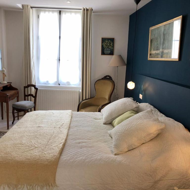 Villa Mary - Deluxe Double or Twin Room - 11