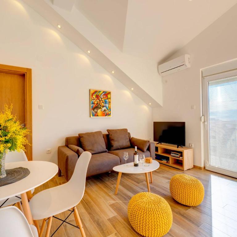 42° North Apartments - One Bedroom Apartment with Partial Sea View - 8