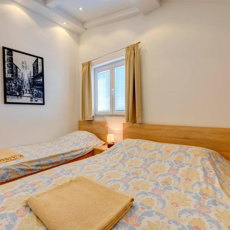 42° North Apartments - One Bedroom Apartment with Partial Sea View - 15