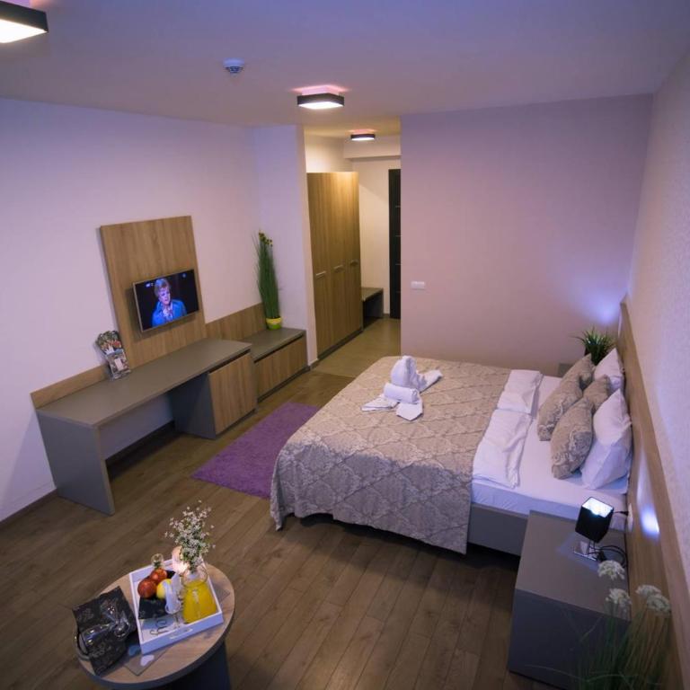 Motel Kamenica - Standard Twin Room with Sofa - 1