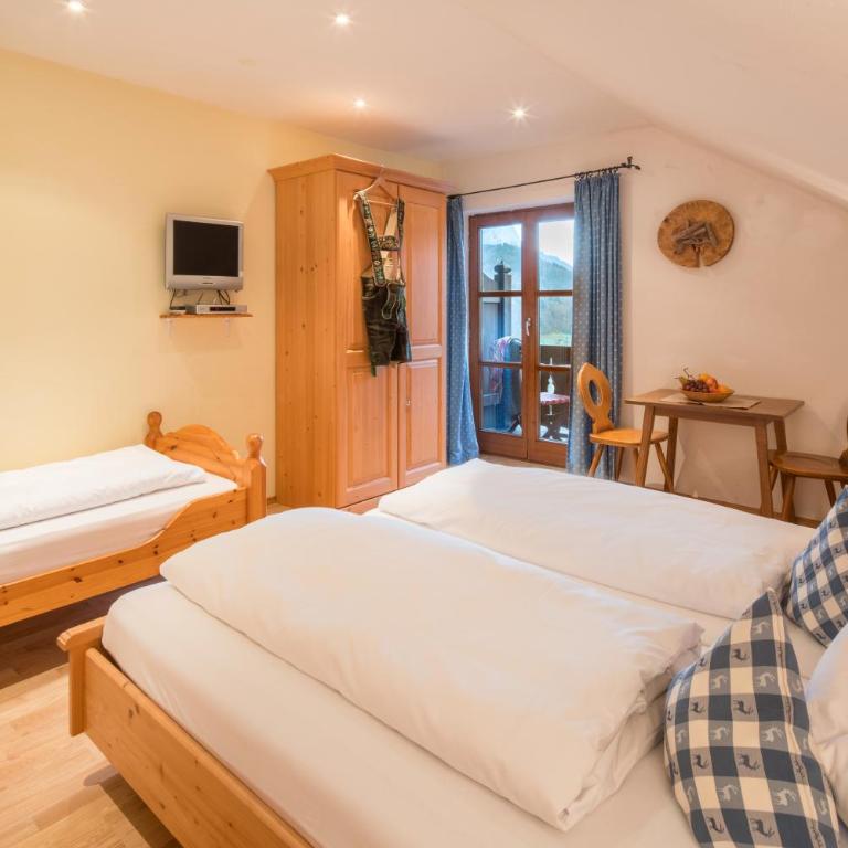 Zur Schönen Aussicht Hotel garni - Dreibettzimmer - 2