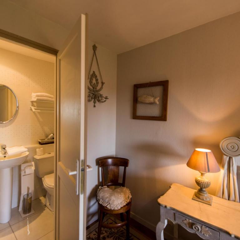 Chambres d'hotes Saint Malo La Barbinais Bed&Breaksfast - Chambre Double avec Salle de Bains Privative - 4