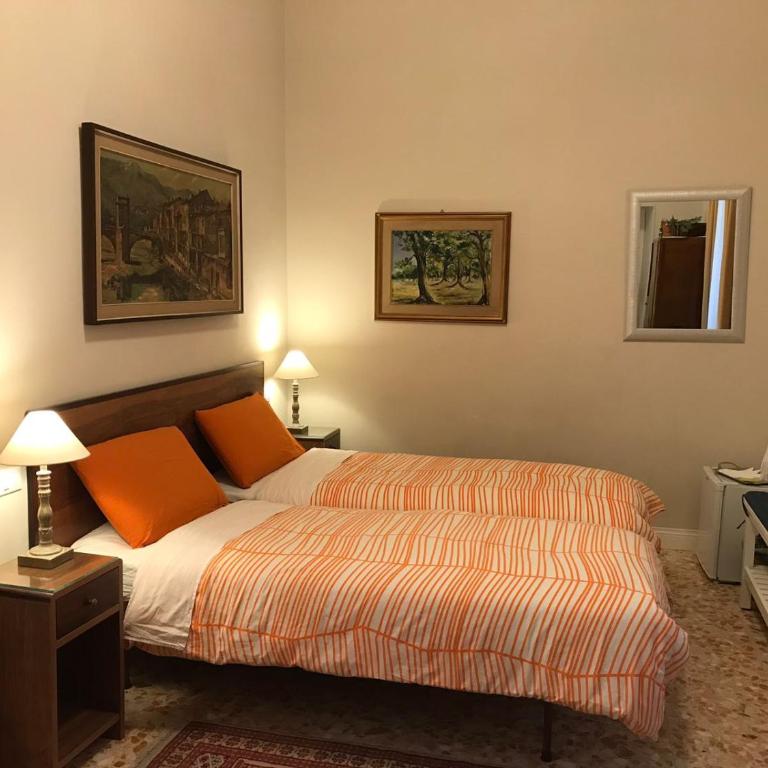Nori Guest House - Camera Tripla con Bagno in Comune - 3