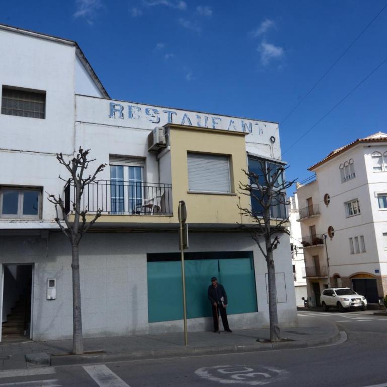 Les Escoles - Apartamento de 3 dormitorios - 1