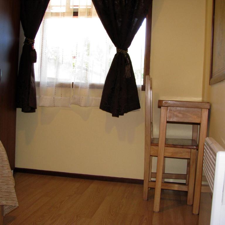 Portal Austral - Habitación Individual con baño compartido - 2