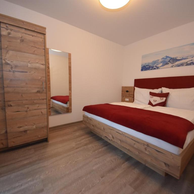 Apart Laudes - Appartement 3 Chambres avec Balcon et Vue sur les Montagnes - 8