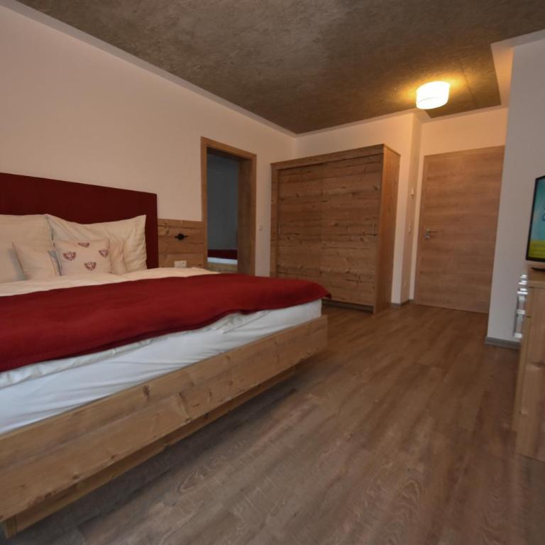 Apart Laudes - Appartement 3 Chambres avec Balcon et Vue sur les Montagnes - 6