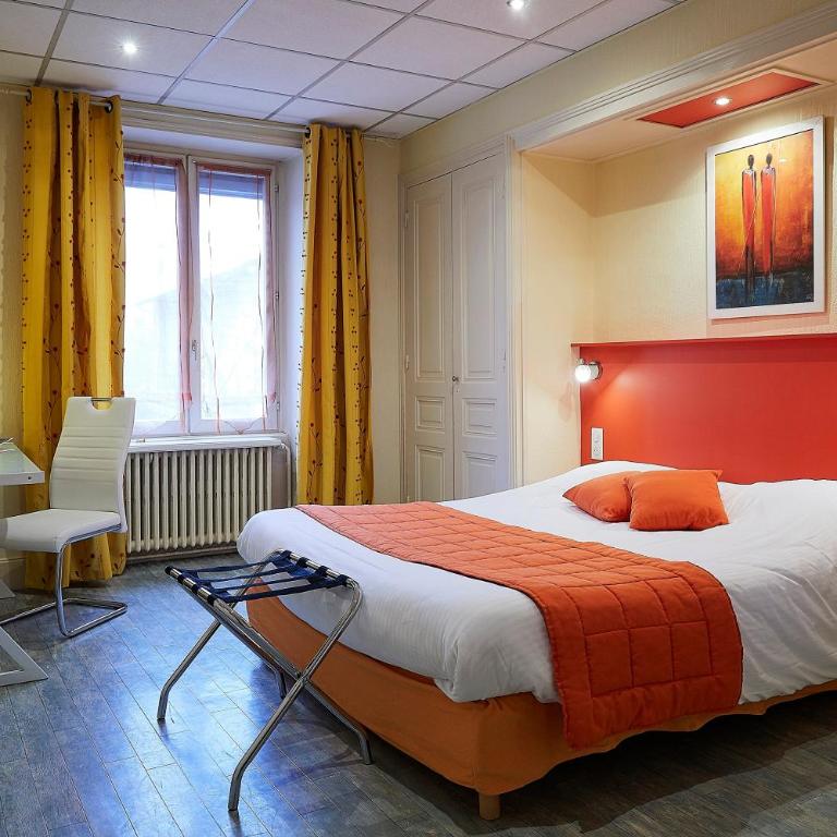 Logis Hôtel La Commanderie de Champarey - Chambre Double Standard - 11