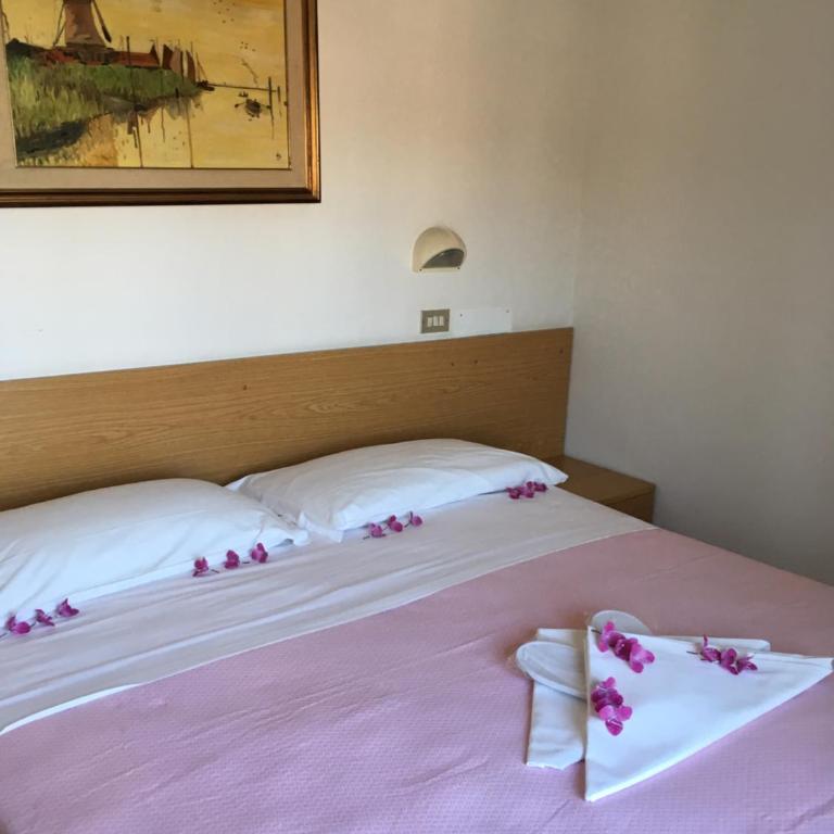 Hotel Peonia - Camera Matrimoniale con Balcone - 4