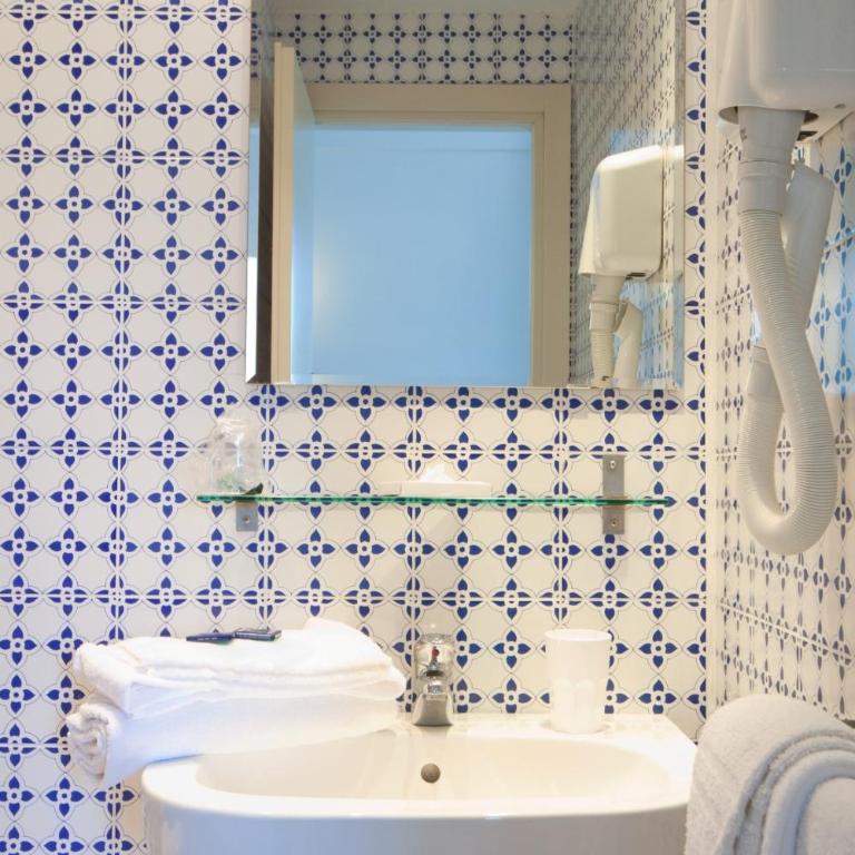 Hotel Le Terrazze - Quadruple Room - 2