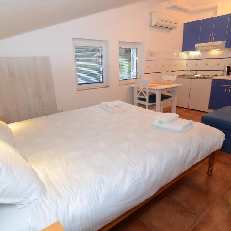 Maritimo Apartments - Studio Apartment - 10