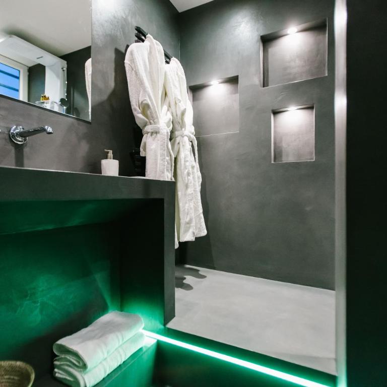 Parenthèse Concept Room - Saphir Suite - Private Hot Tub - 11