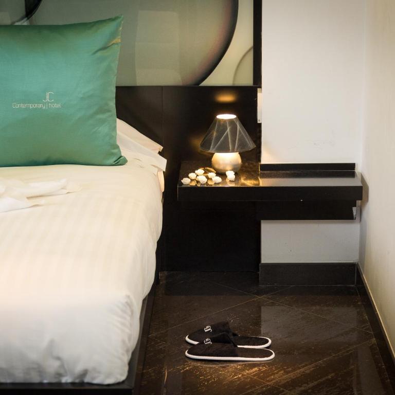 JC Hotel - Suite with Hot Tub - 37
