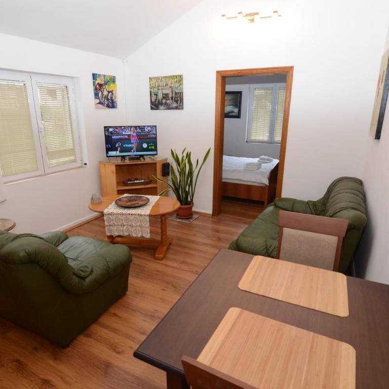 Maritimo Apartments - One-Bedroom Apartment - 18
