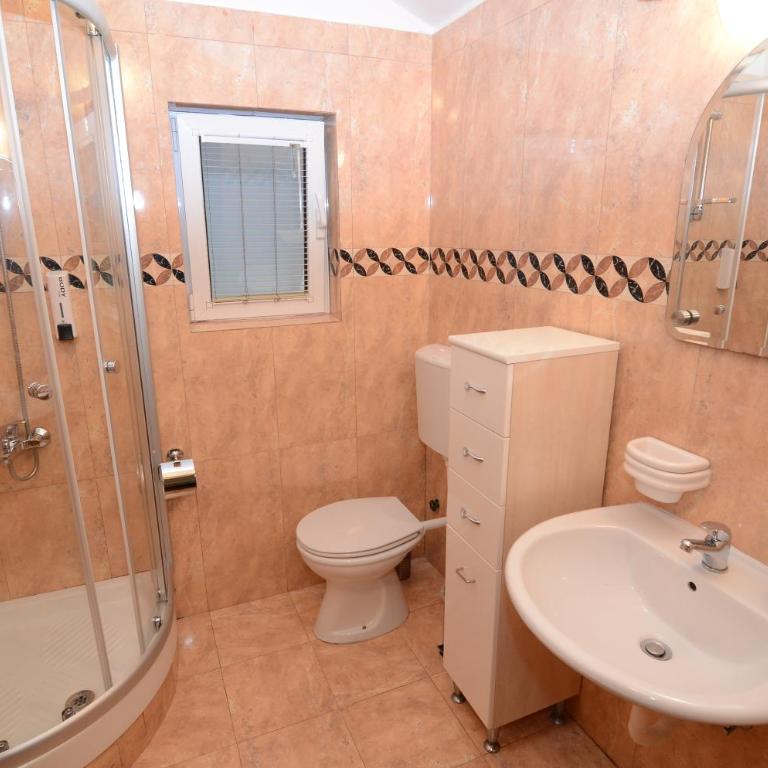 Maritimo Apartments - One-Bedroom Apartment - 6