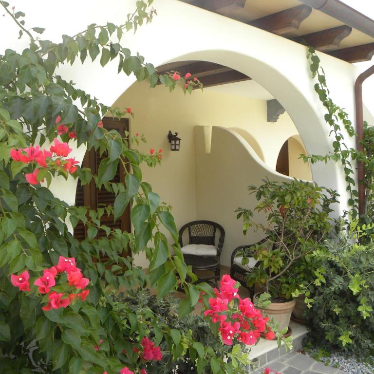Hotel Borgo Eolie - Economy Quadruple Room - 3
