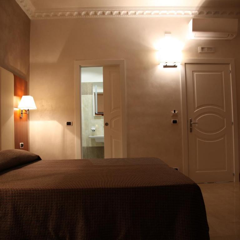 B&B Federica's House In Rome - Camera Standard Matrimoniale/Doppia con Letti Singoli - 1
