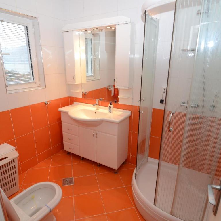 Maritimo Apartments - One-Bedroom Apartment - 16