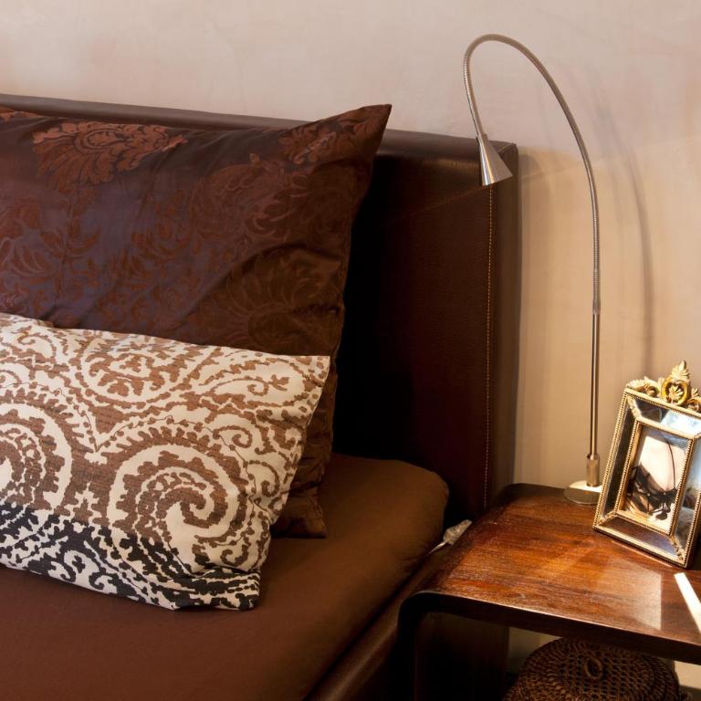 Lion Homestay Munich - Zimmer mit Kingsize-Bett und Balkon - 18