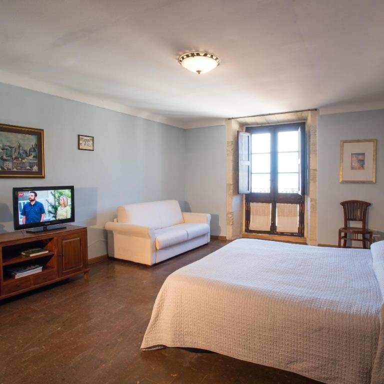 Residenze al Castello Apartments - One-Bedroom Apartment with City View - Dama - 4