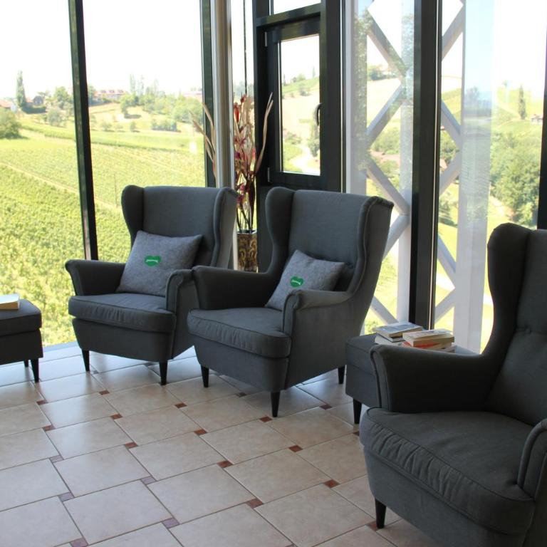 Zweytick Gästezimmer Weingut - Doppelzimmer mit Balkon - 2