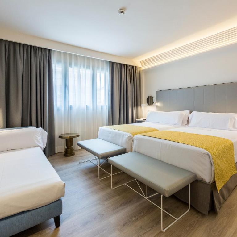Catalonia Granada - Triple Room - 4