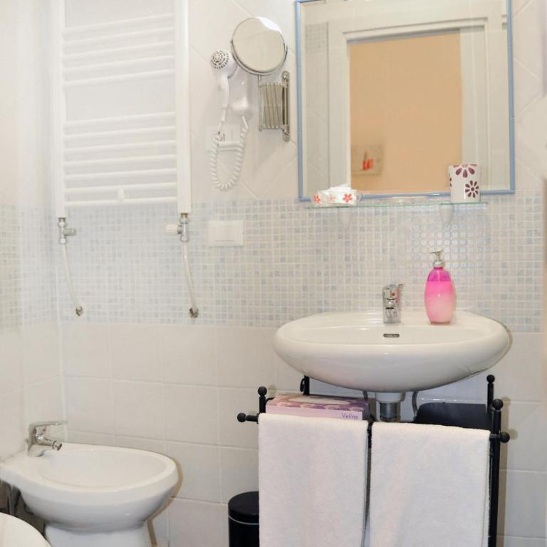 Locanda al Viminale - Camera Matrimoniale/Doppia con Letti Singoli - 11