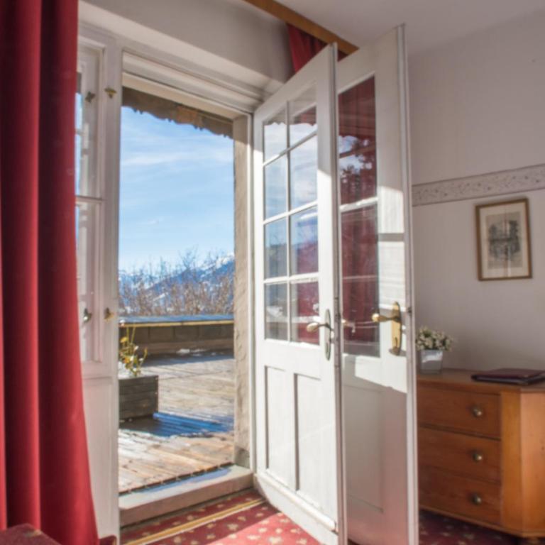 Hotel Restaurant Grünwalderhof - Doppelzimmer mit Balkon und Bergblick - 5