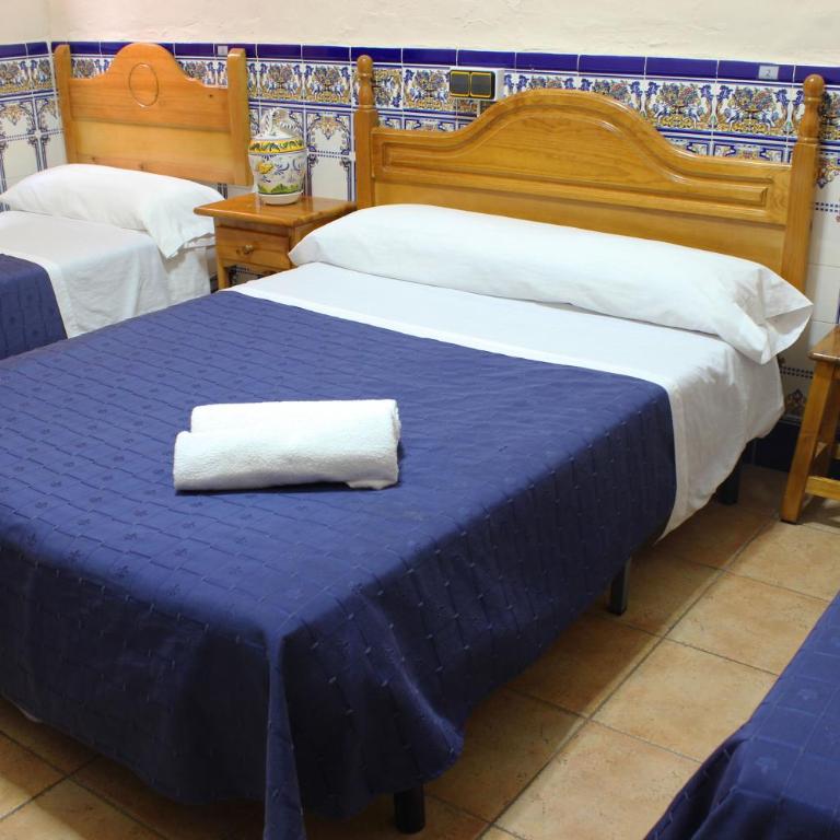 Pension Lisdos - Habitación Cuádruple con baño privado - 3
