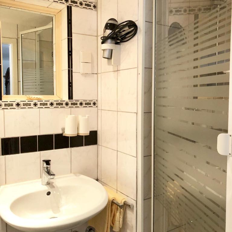 Hotel Mariahilf München - Quadruple Room - 6