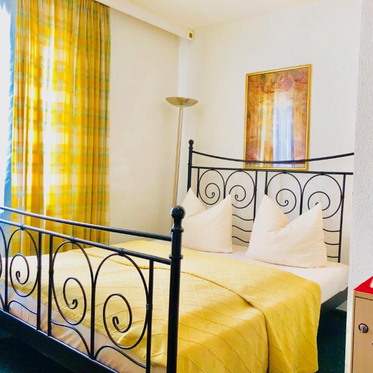 Hotel Mariahilf München - Small Double Room - 1