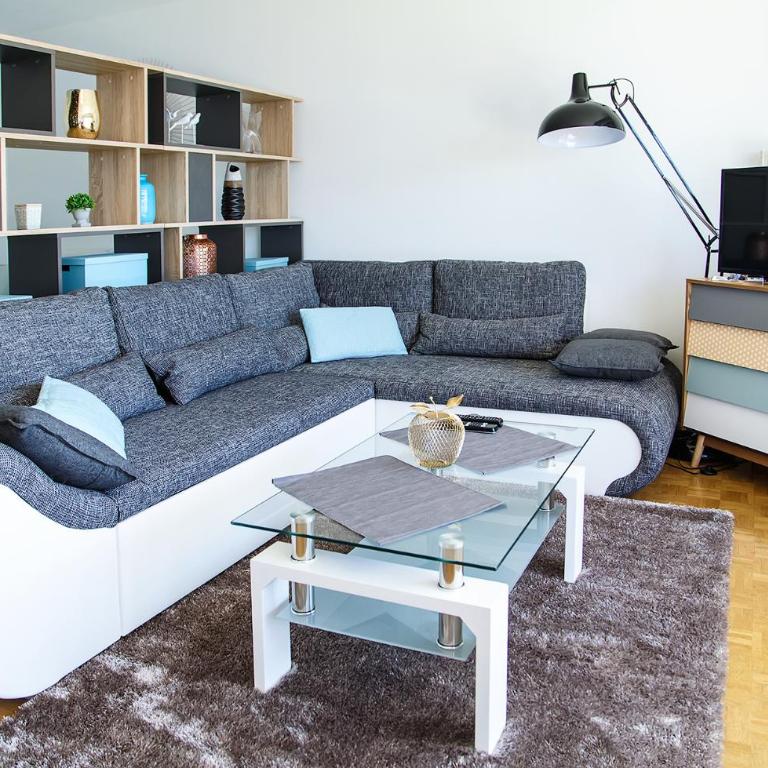 Studio with Lake View - Apartment - 3
