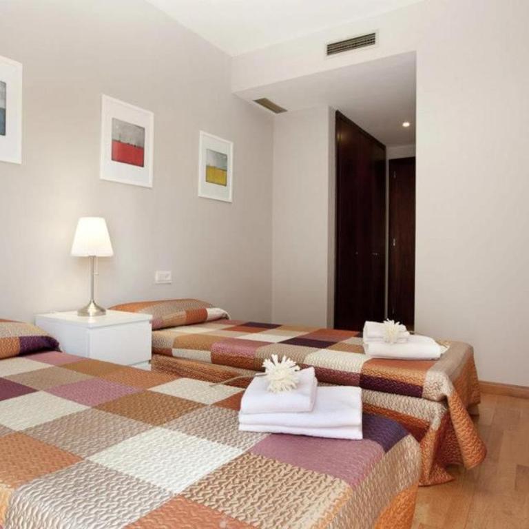 Sagrada Familia Apartment 265 - Four Bedroom Apartment - 32
