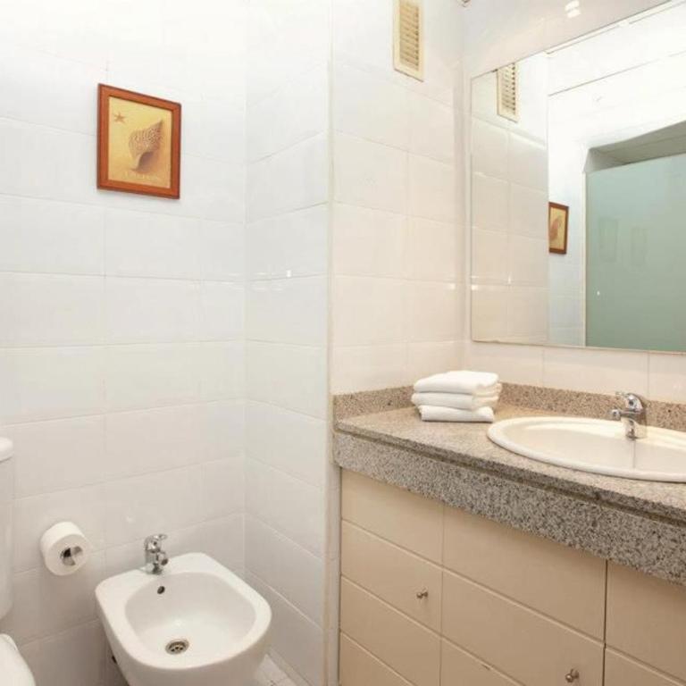 Sagrada Familia Apartment 265 - Four Bedroom Apartment - 19