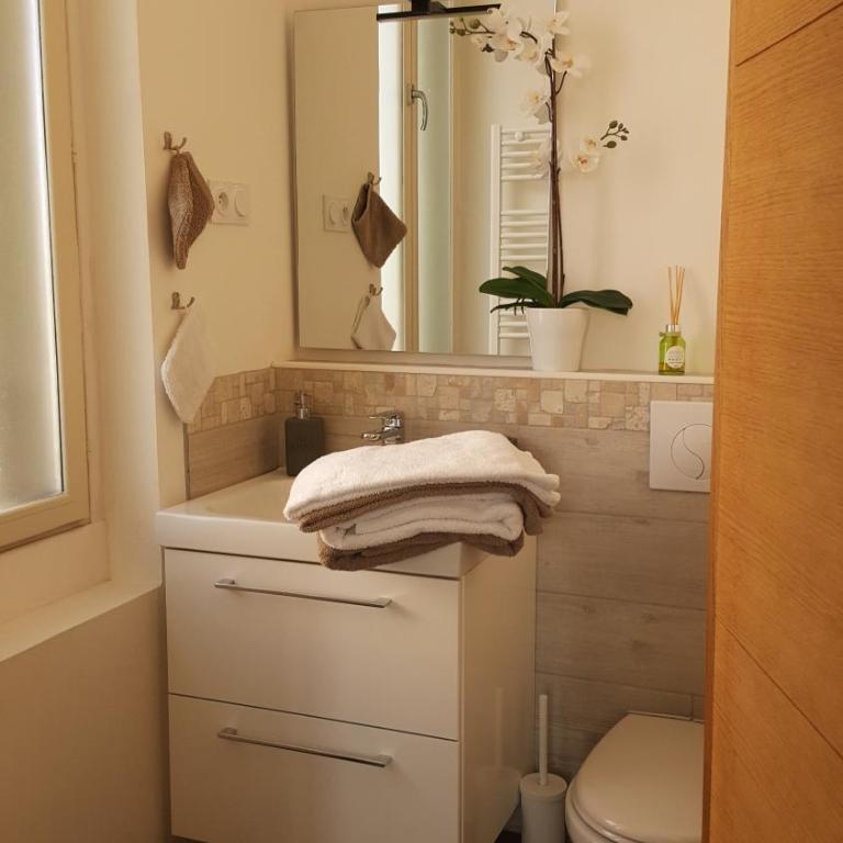 By Gwen - le Jaurès - One-Bedroom Apartment - 16