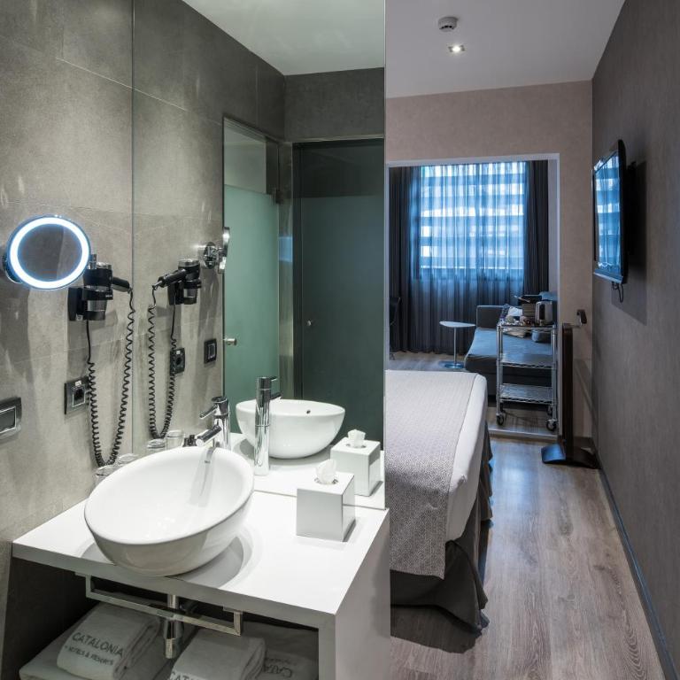 Catalonia Gran Via BCN - Junior Suite - 1