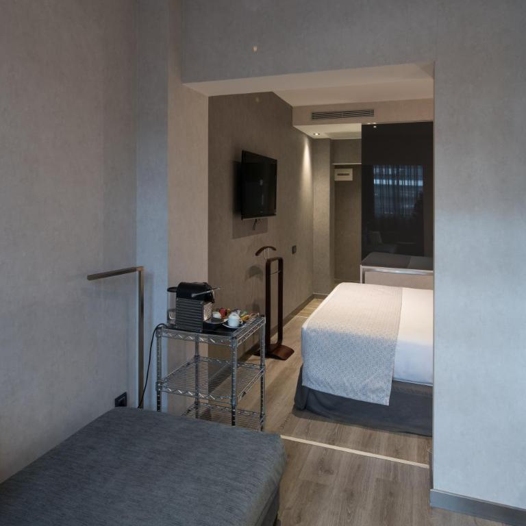 Catalonia Gran Via BCN - Junior Suite - 3