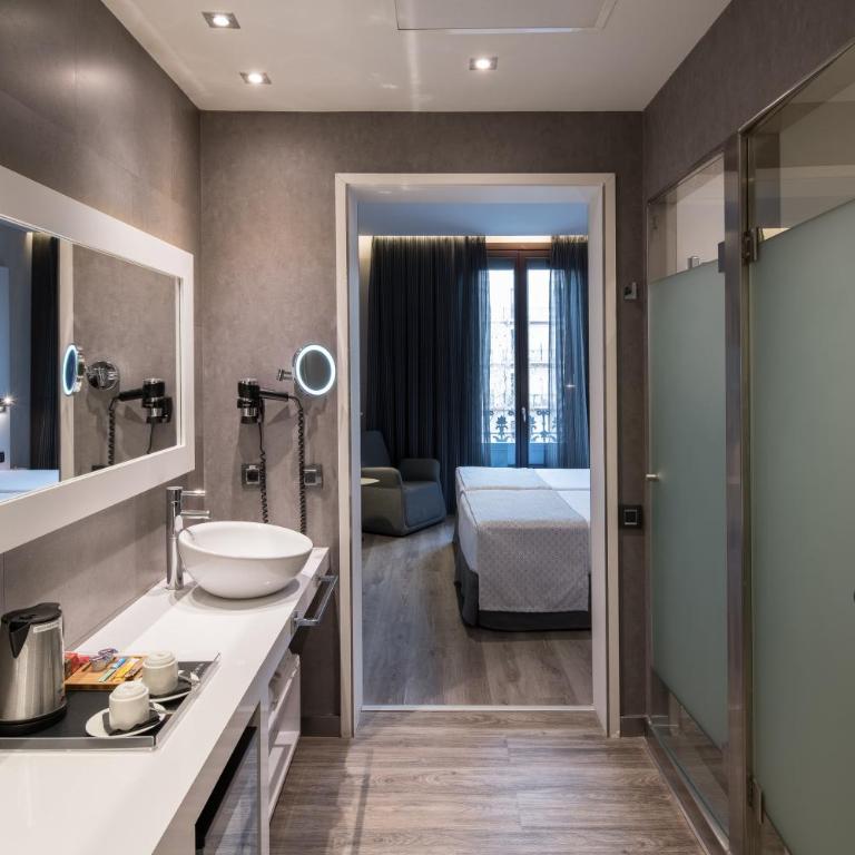 Catalonia Gran Via BCN - Superior Double Room - 2