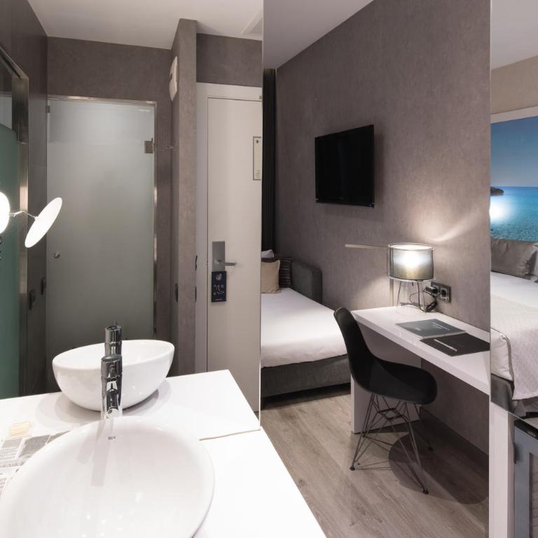 Catalonia Gran Via BCN - Triple Room - 1