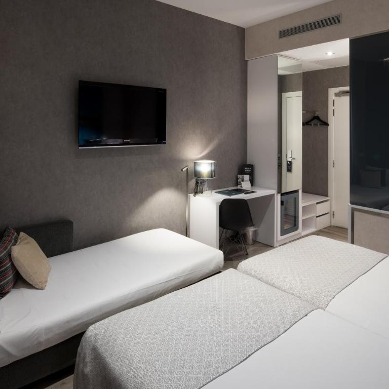 Catalonia Gran Via BCN - Triple Room - 3
