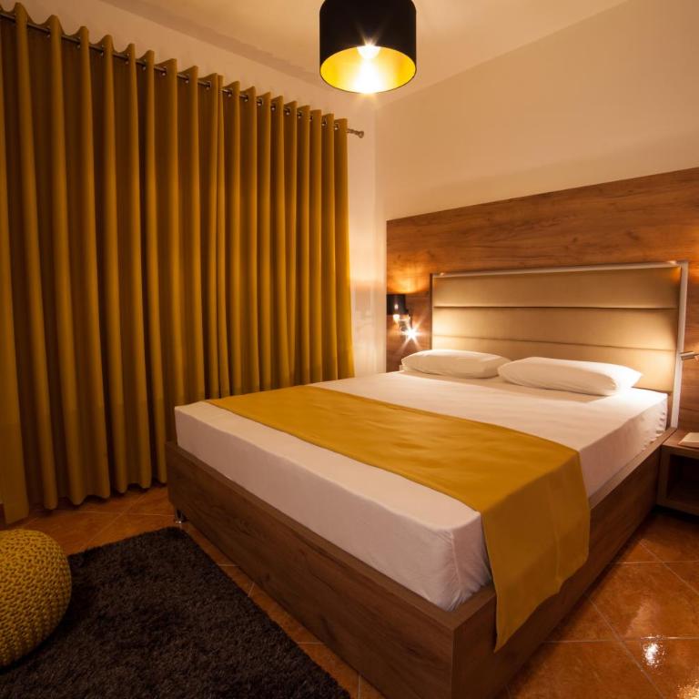Guest House Pasha - Komfor Dvokrevetna Soba sa Bračnim Krevetom, Balkonom i Pogledom na Vrt - 14