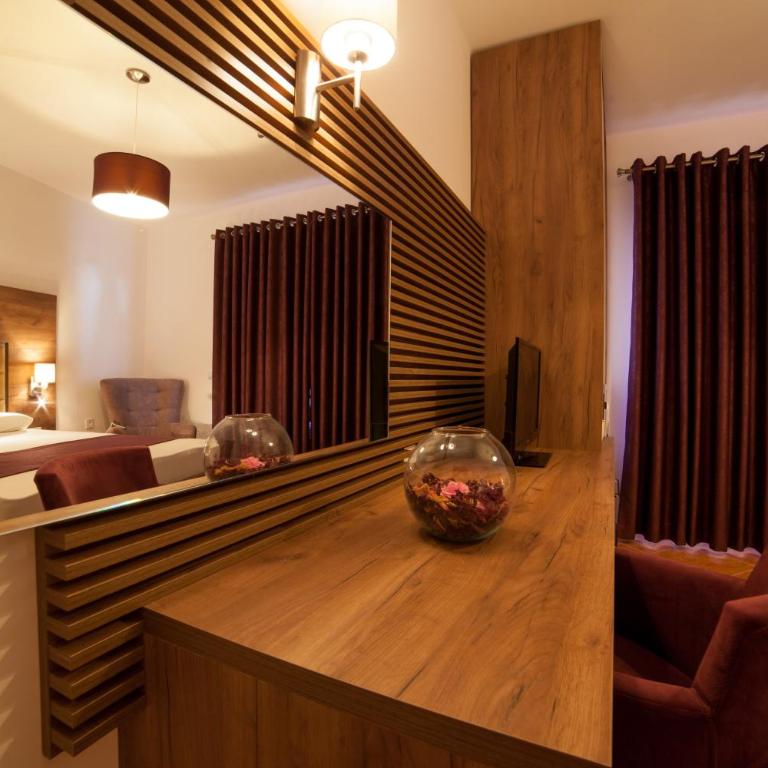 Guest House Pasha - Deluks Dvokrevetna Soba sa Bračnim Krevetom, Balkonom i Pogledom na Vrt - 32