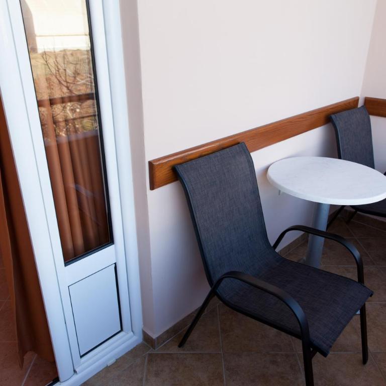 Guest House Pasha - Komfor Dvokrevetna Soba sa Bračnim Krevetom, Balkonom i Pogledom na Vrt - 19
